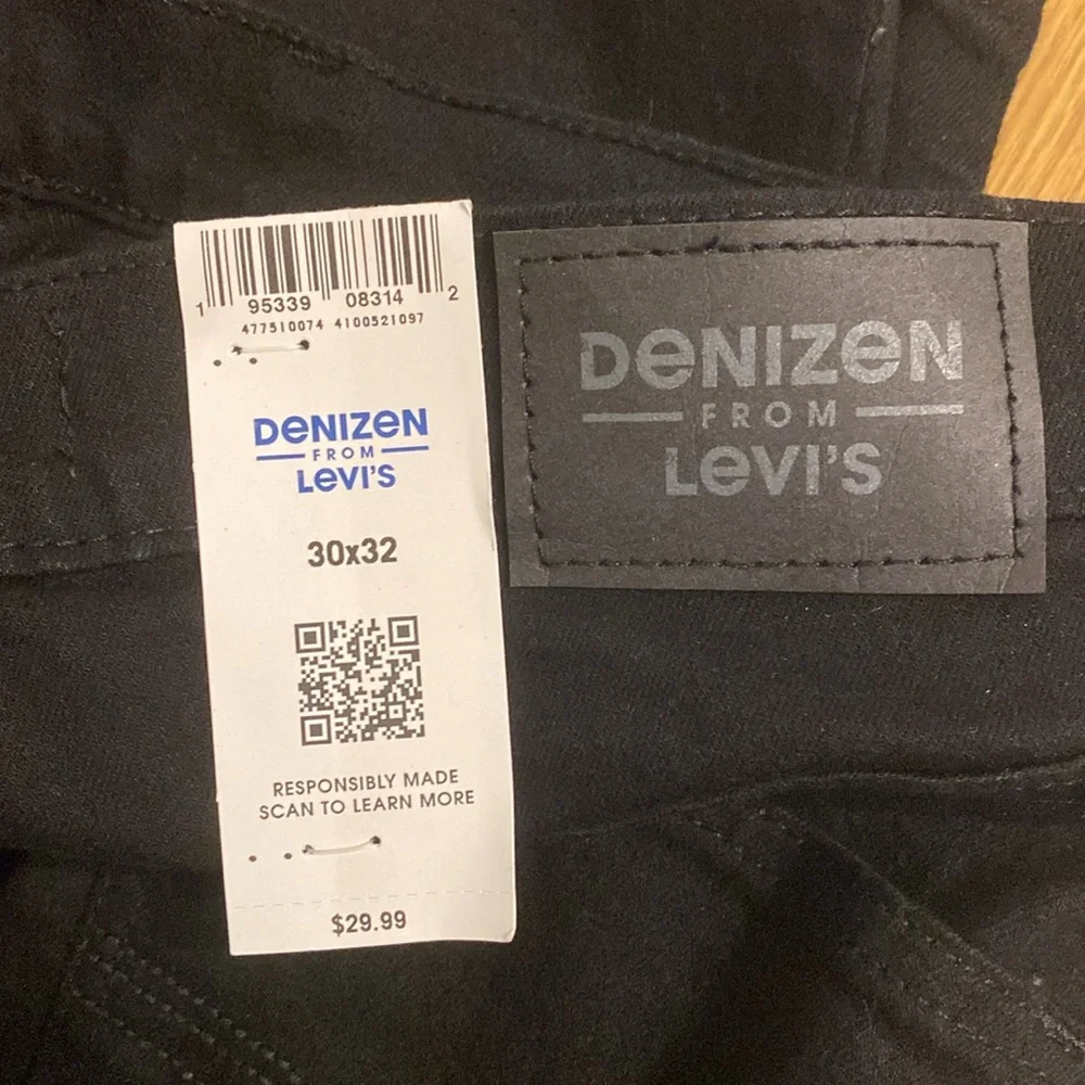 Levi jeans athletic fit 30x32 new with tags NWT - Picture 2 of 3